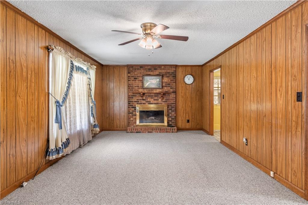 1015 Meadowview Road