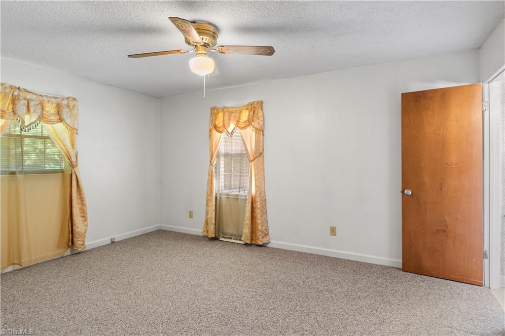 1015 Meadowview Road