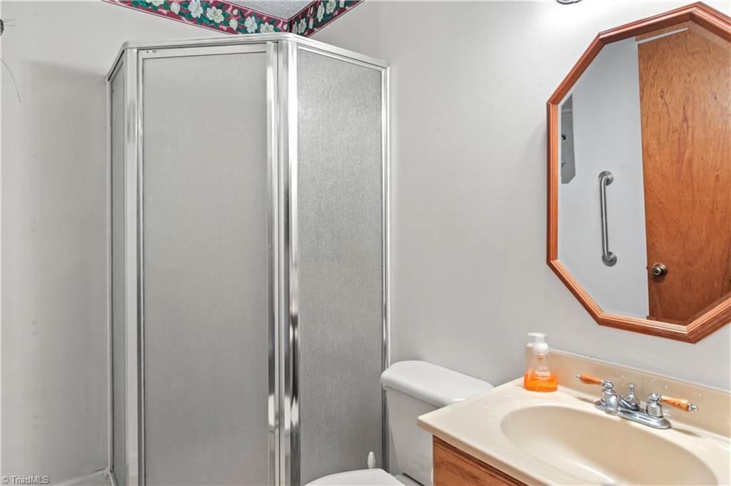 1015 Meadowview Road