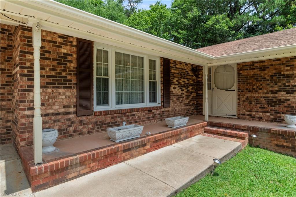 1015 Meadowview Road