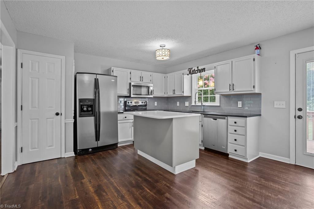 3540 Robinwest Drive