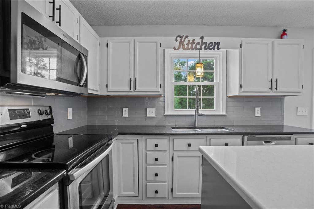 3540 Robinwest Drive