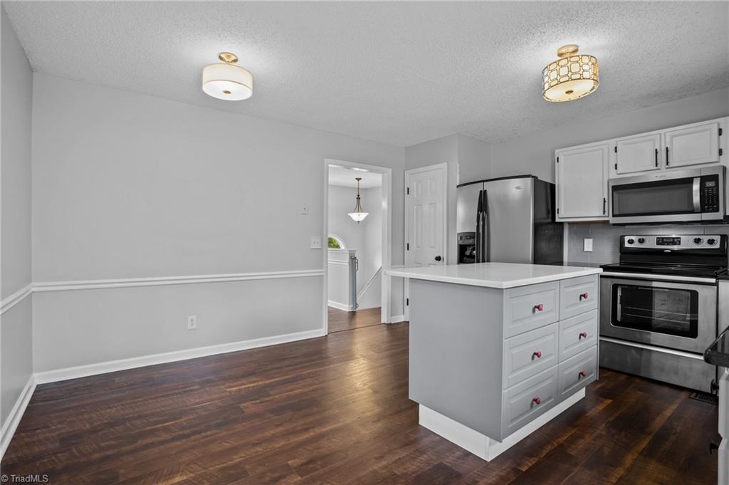 3540 Robinwest Drive