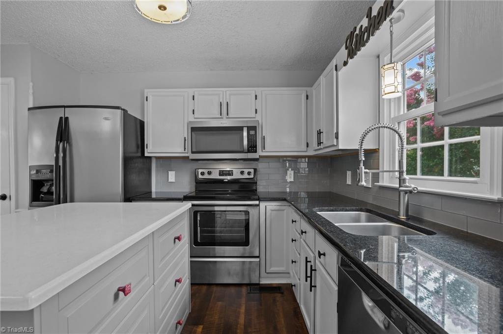 3540 Robinwest Drive