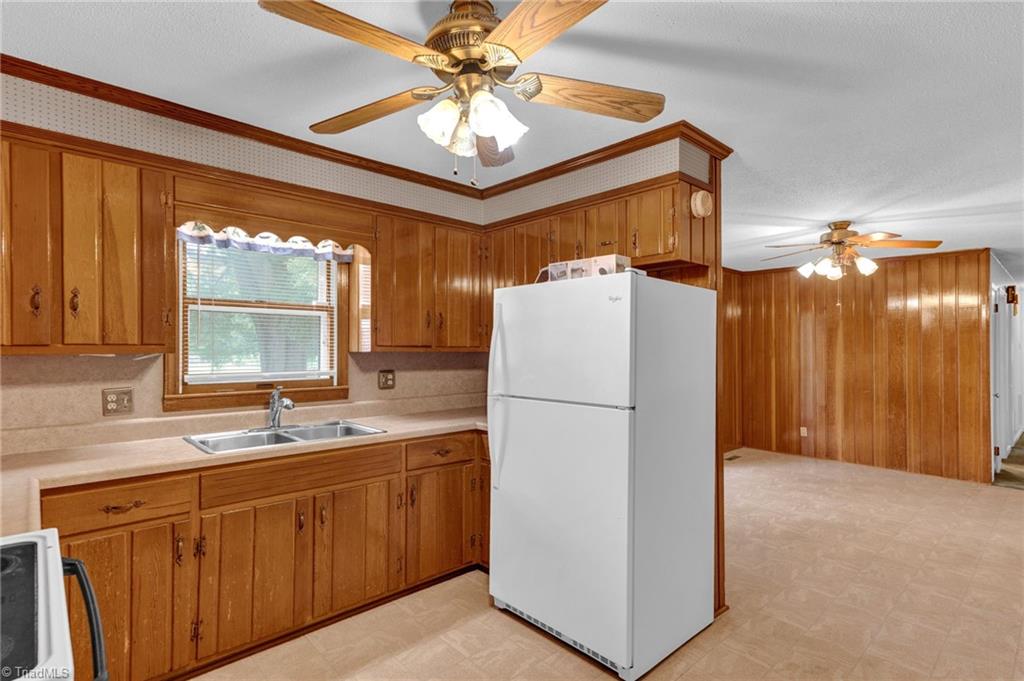 4610 Oakwood Circle, Winston-Salem