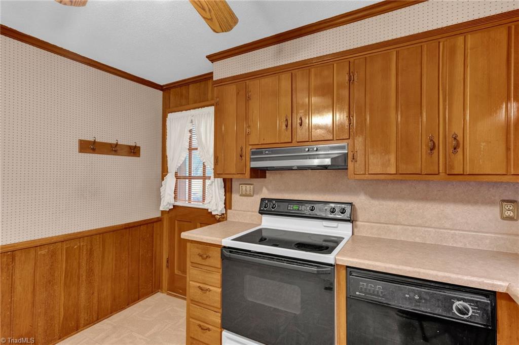 4610 Oakwood Circle, Winston-Salem