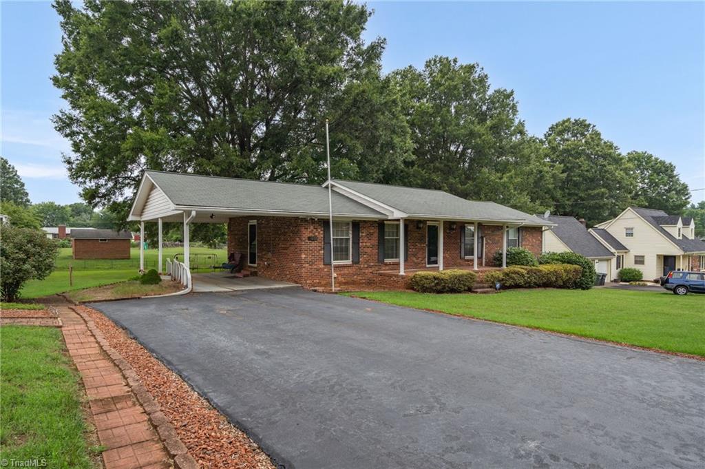 4610 Oakwood Circle, Winston-Salem