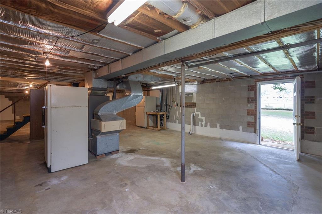 4610 Oakwood Circle, Winston-Salem