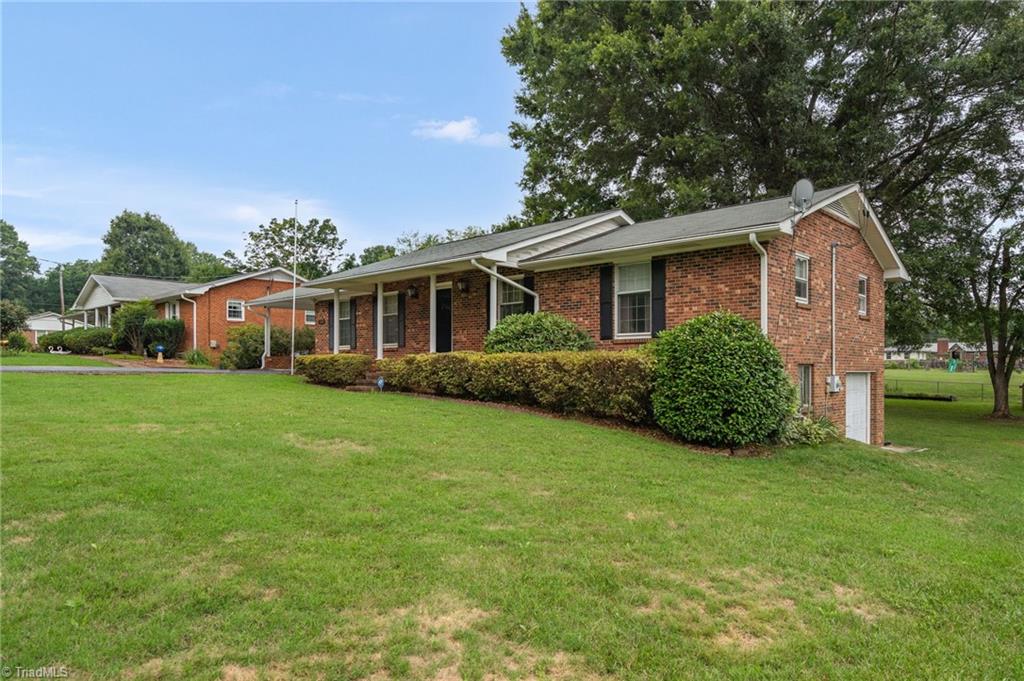 4610 Oakwood Circle, Winston-Salem