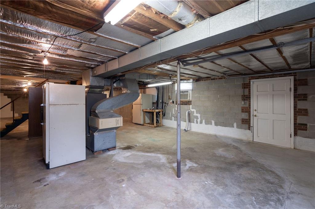 4610 Oakwood Circle, Winston-Salem