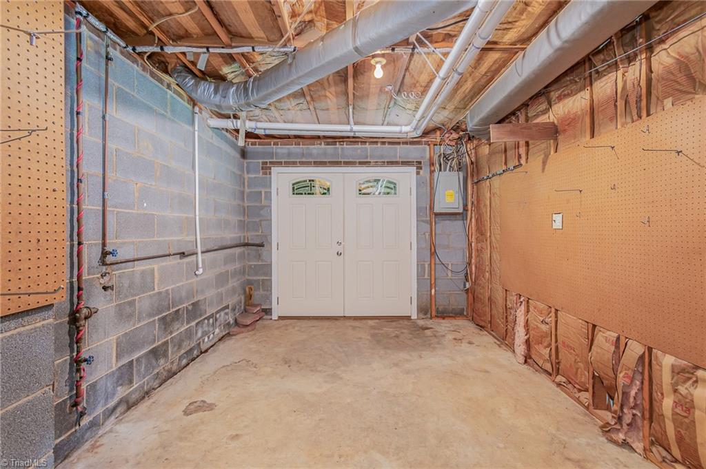 3951 Tonbridge Lane, Winston-Salem