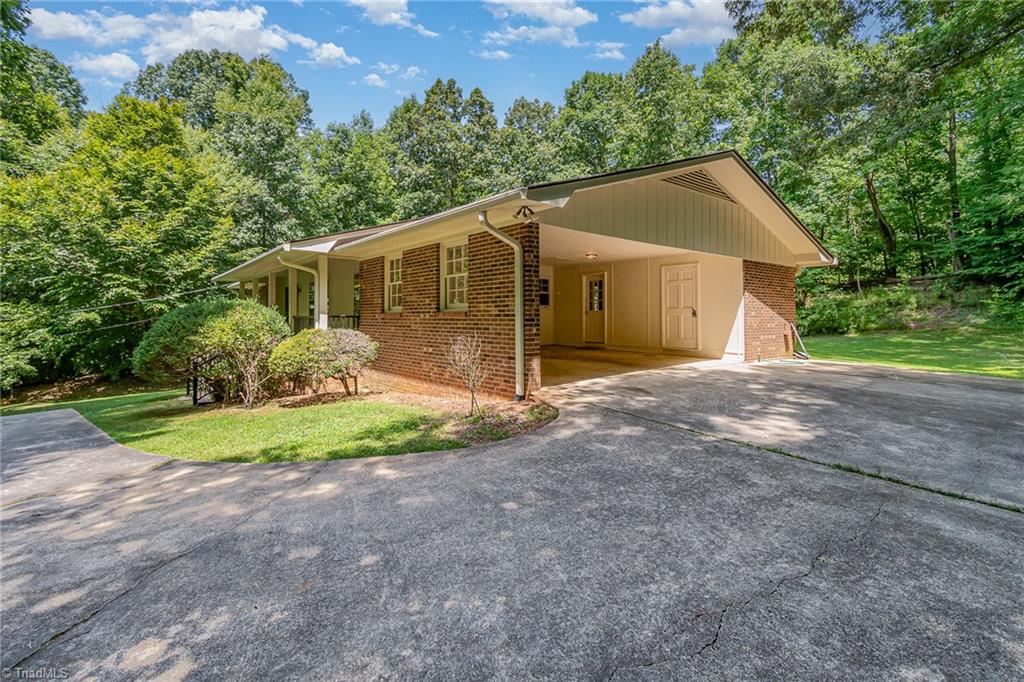 3951 Tonbridge Lane, Winston-Salem