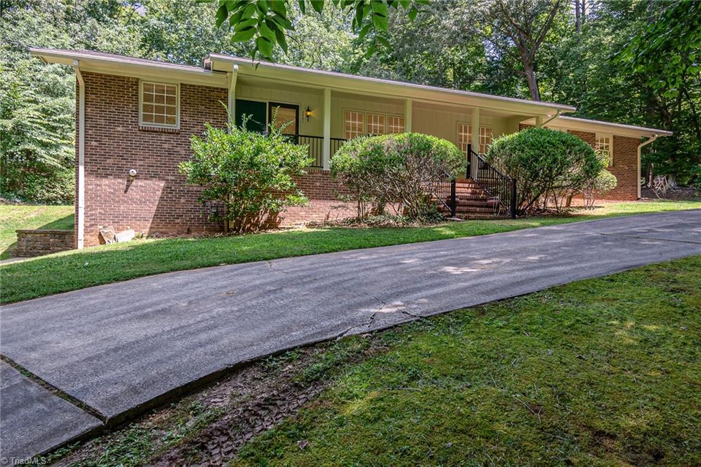 3951 Tonbridge Lane, Winston-Salem