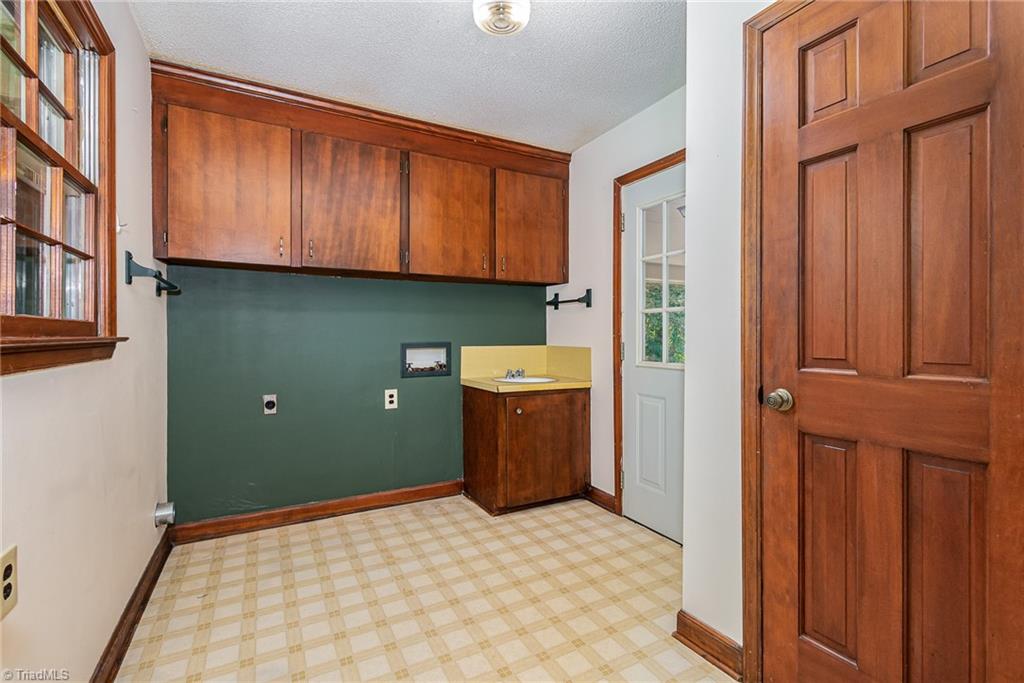 3951 Tonbridge Lane, Winston-Salem