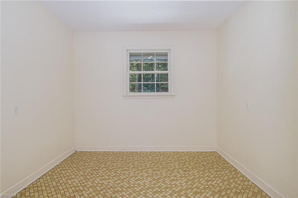 3951 Tonbridge Lane, Winston-Salem