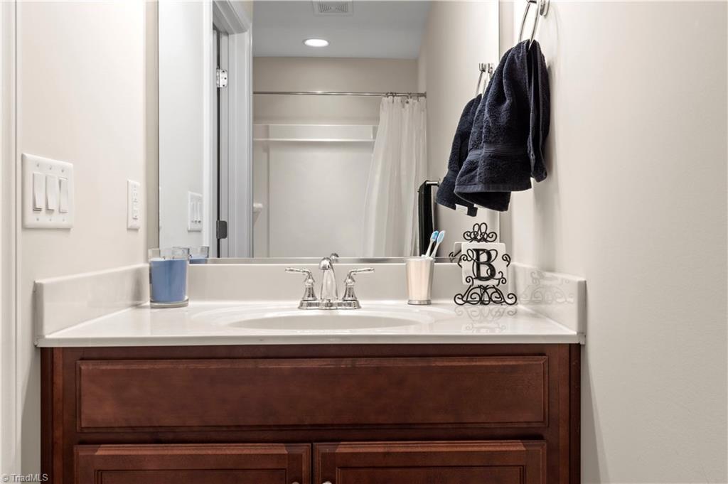 1127 Augustine Heights Drive, Winston-Salem