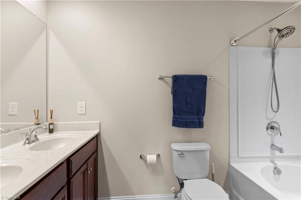 1127 Augustine Heights Drive, Winston-Salem