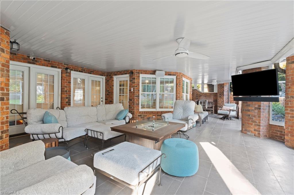 210 Surrey Path Court, Winston-Salem