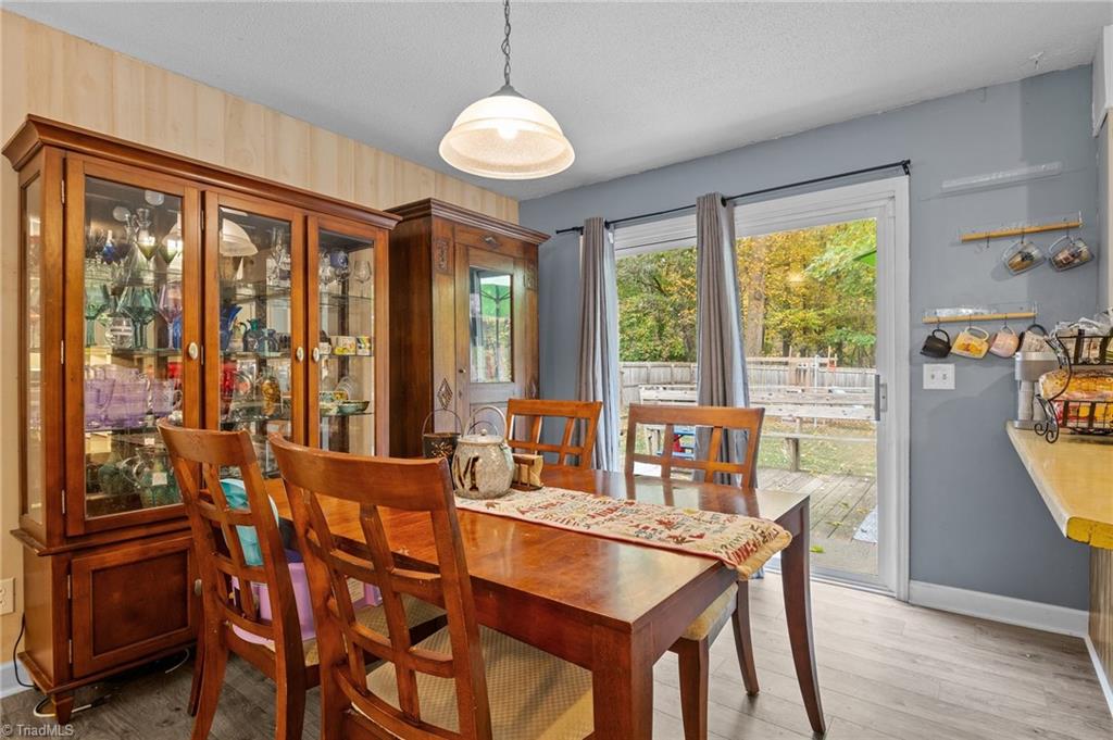 102 Lakeview Drive E