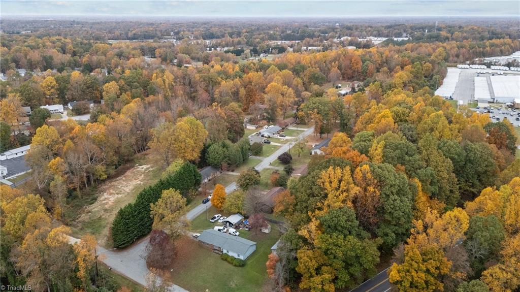 102 Lakeview Drive E