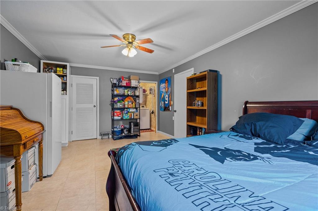 102 Lakeview Drive E