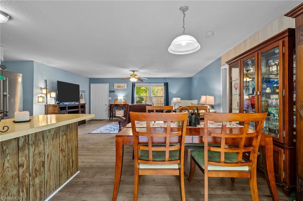 102 Lakeview Drive E