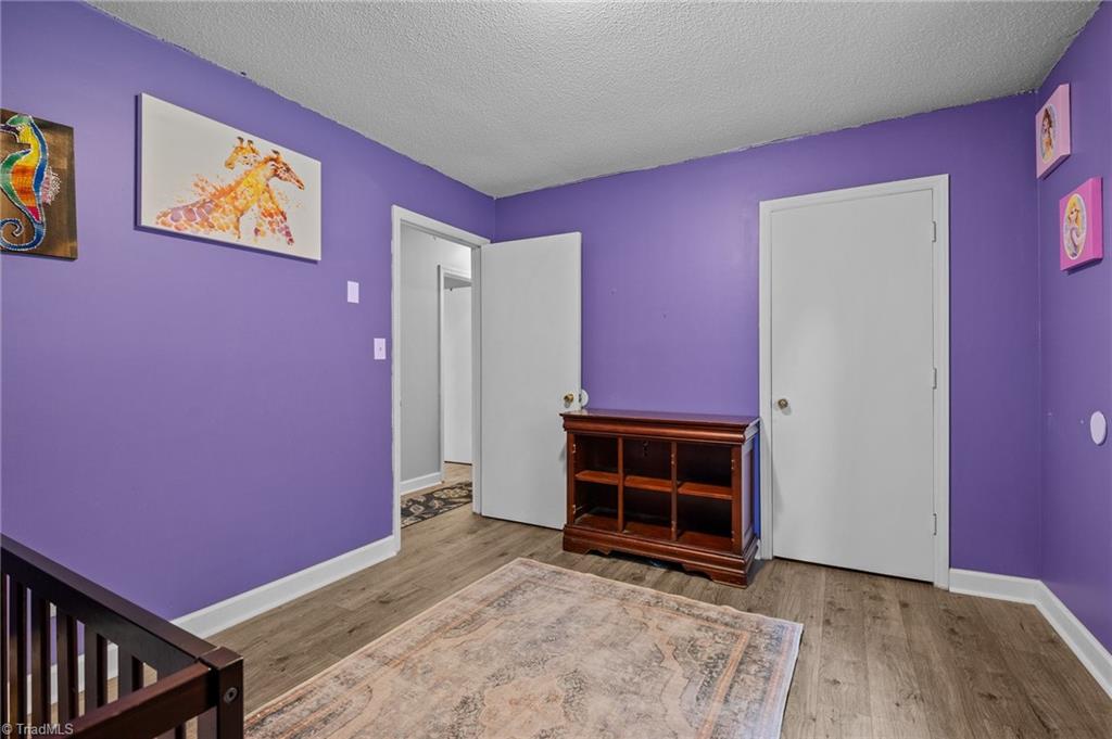 102 Lakeview Drive E