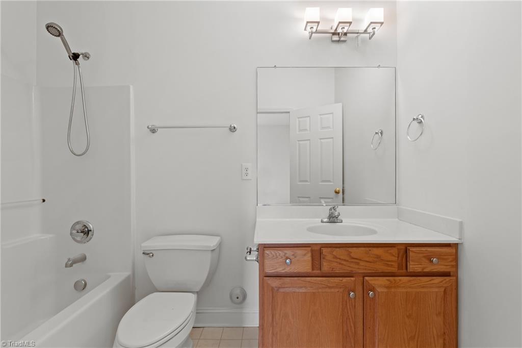 5810 Brakenwood Lane