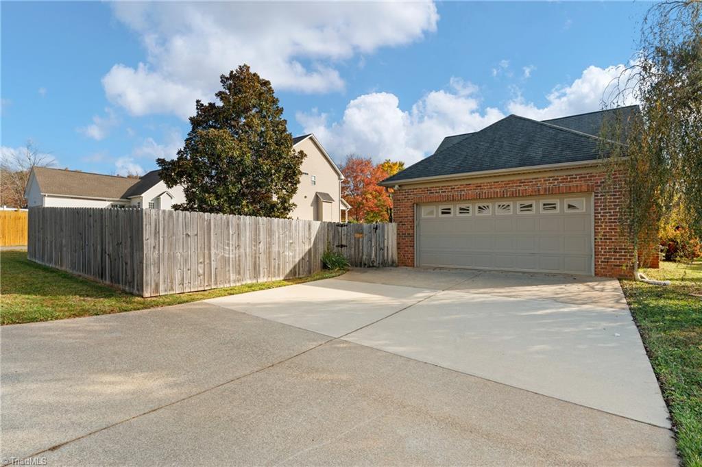 5810 Brakenwood Lane