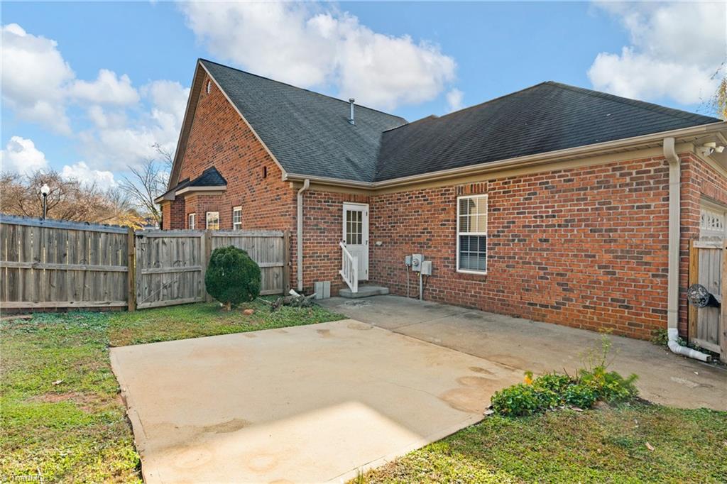 5810 Brakenwood Lane