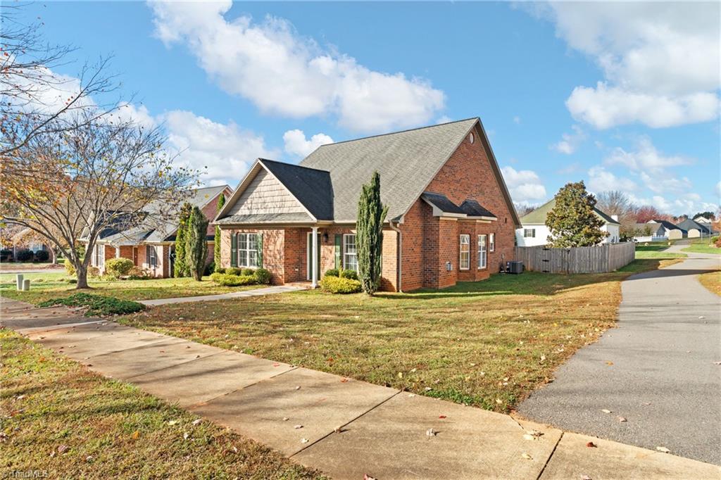 5810 Brakenwood Lane