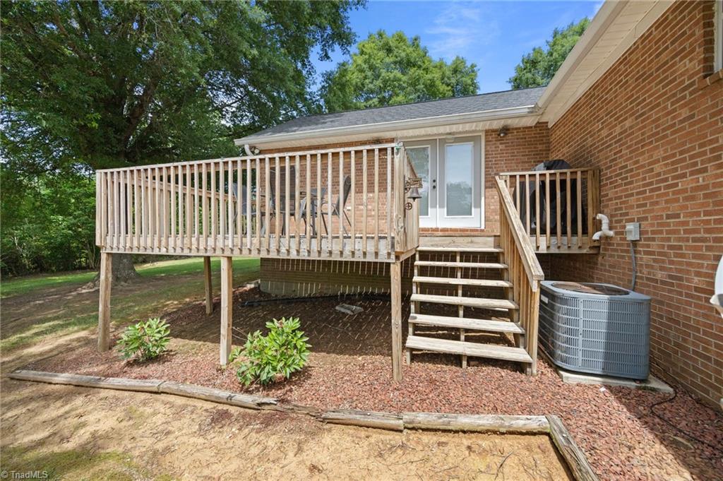 405 Eatons Church Road