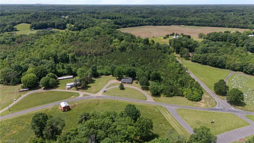 405 Eatons Church Road