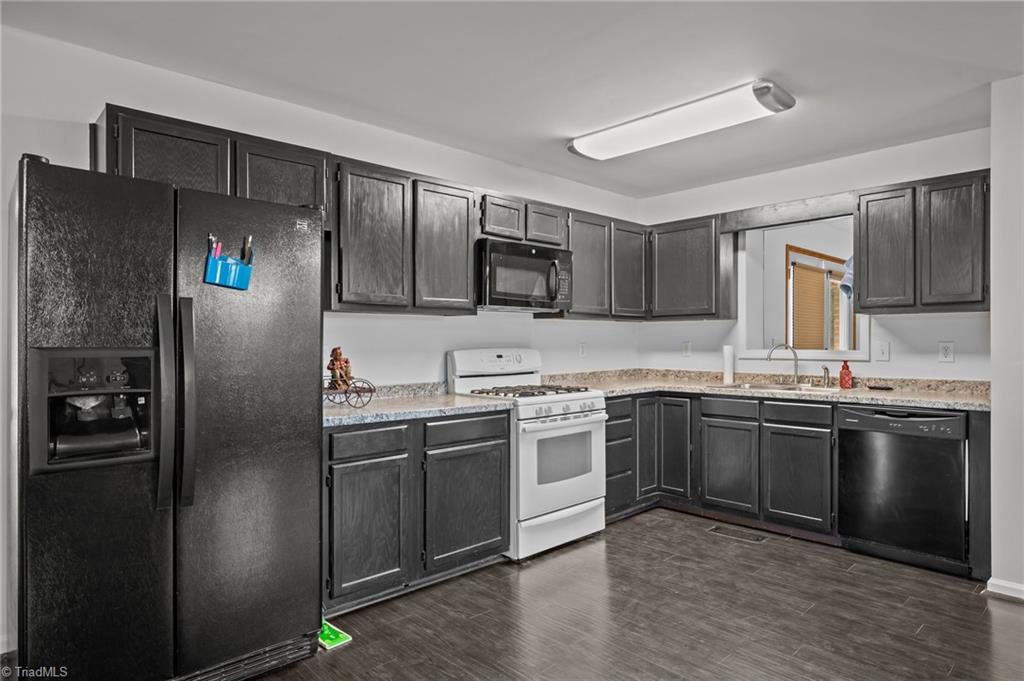 405 Eatons Church Road