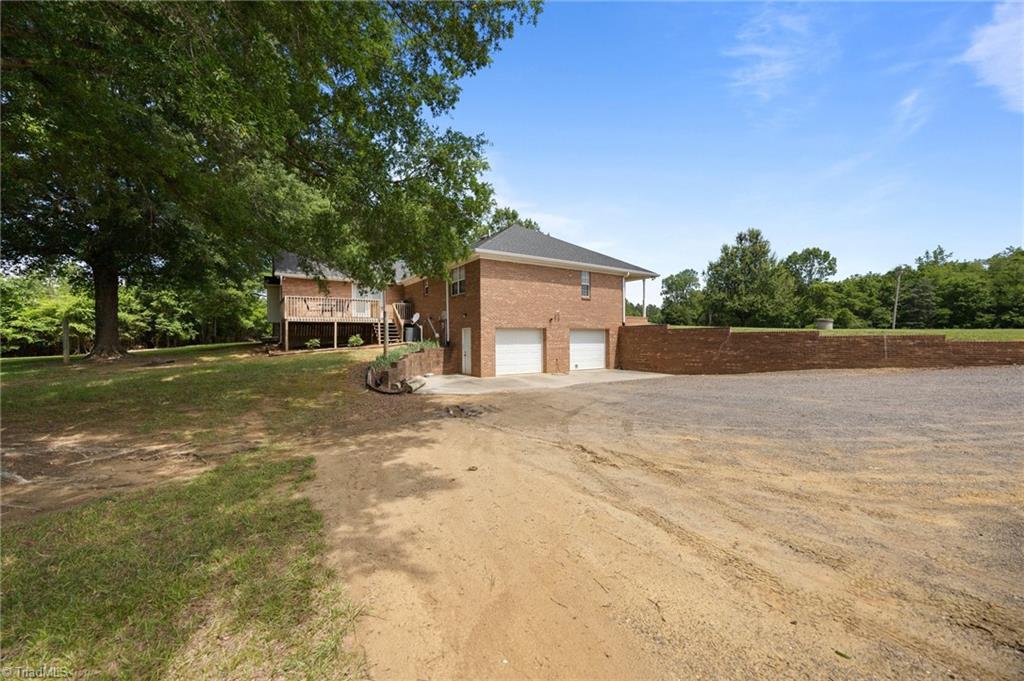 405 Eatons Church Road