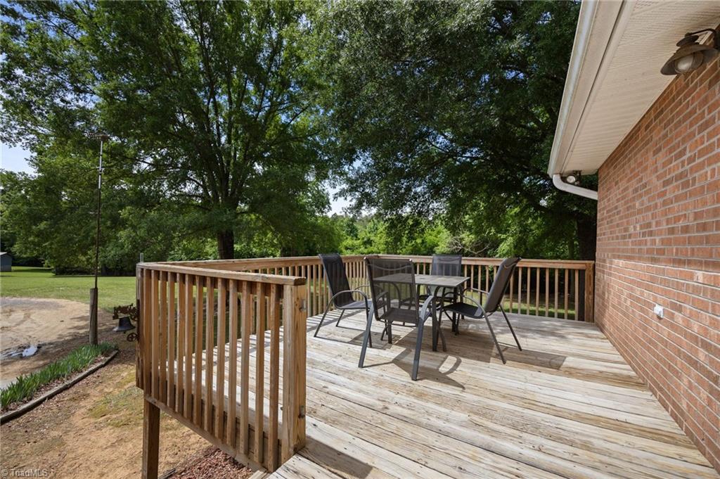 405 Eatons Church Road