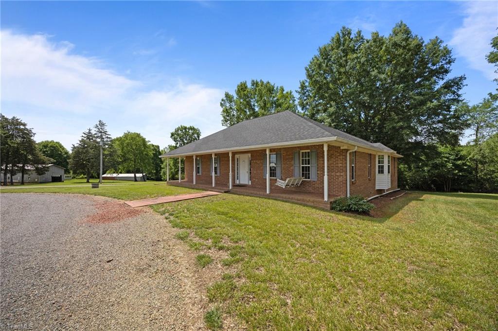 405 Eatons Church Road