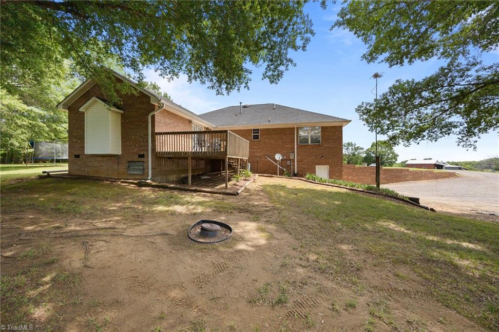 405 Eatons Church Road