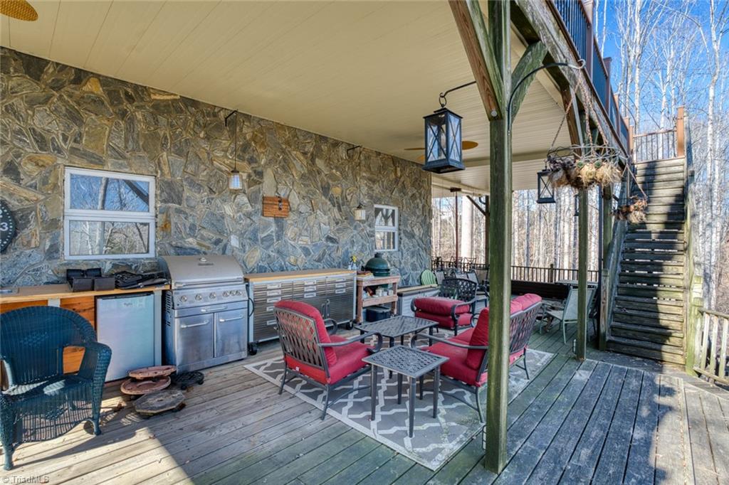 8094 Deer Hill Circle