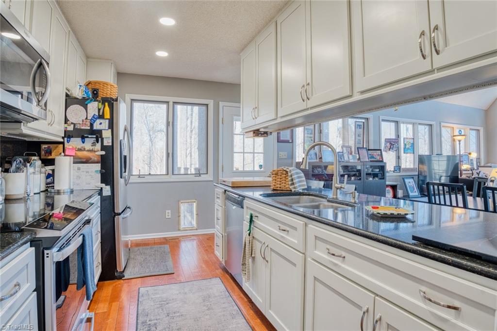 8094 Deer Hill Circle