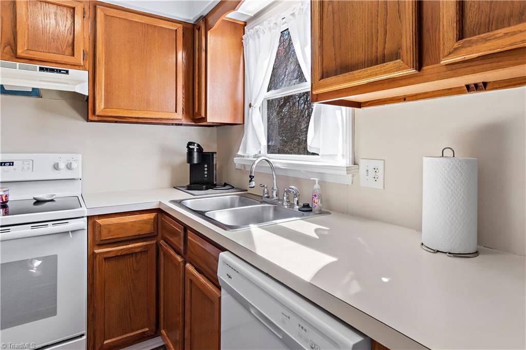 2305 Flagstone Court, Winston-Salem Unit: E