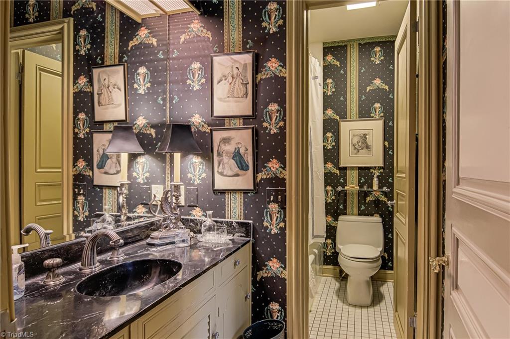 8401 Shallowford Road