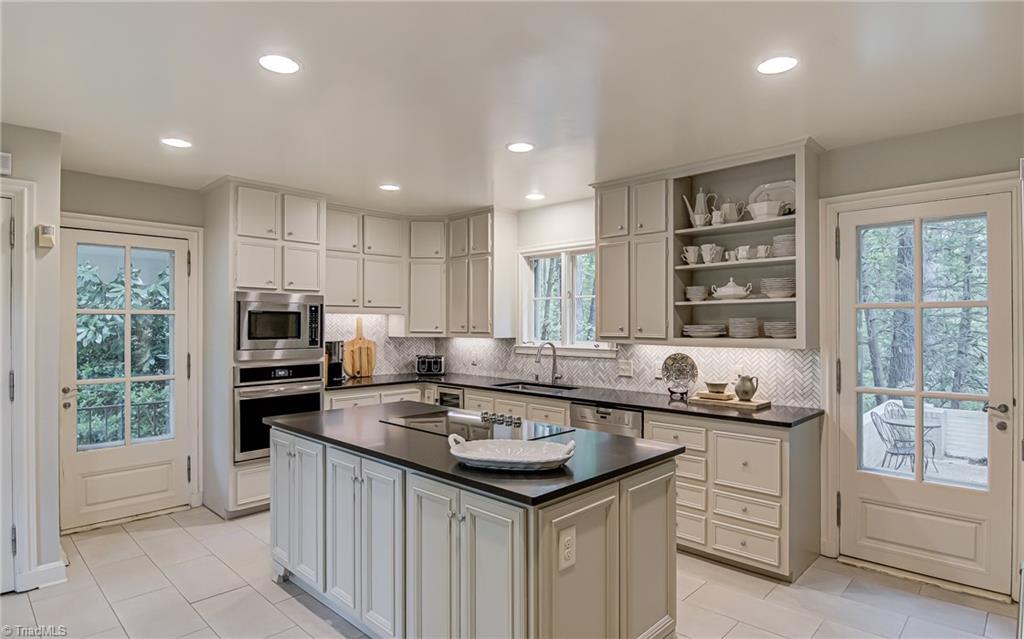 8401 Shallowford Road