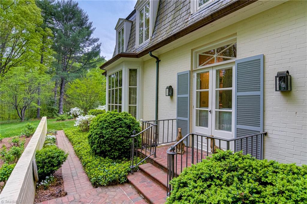 8401 Shallowford Road