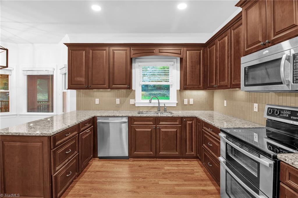 904 Ridge Gate Drive