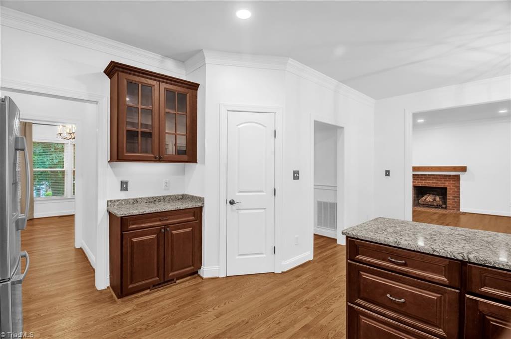 904 Ridge Gate Drive