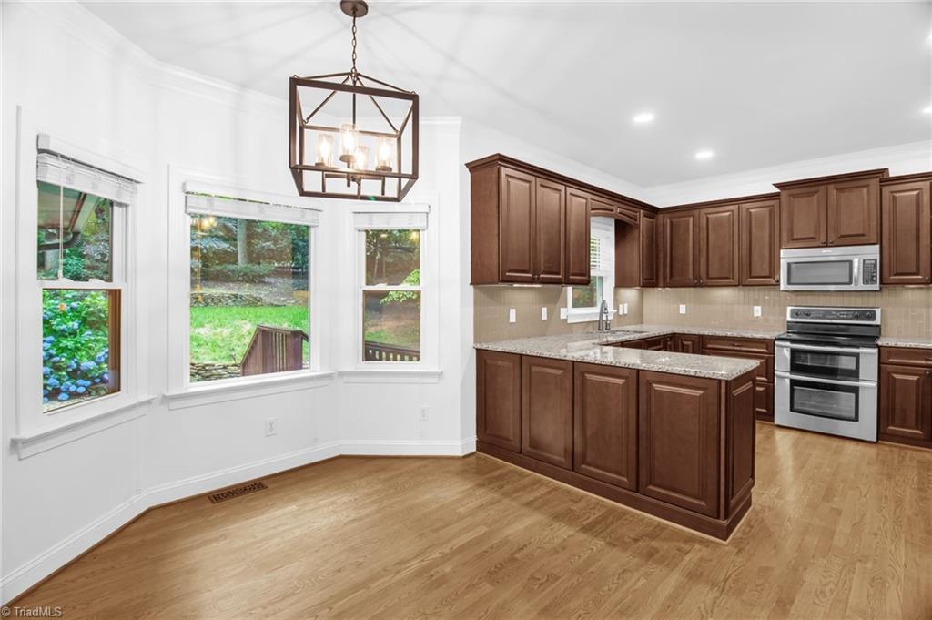 904 Ridge Gate Drive