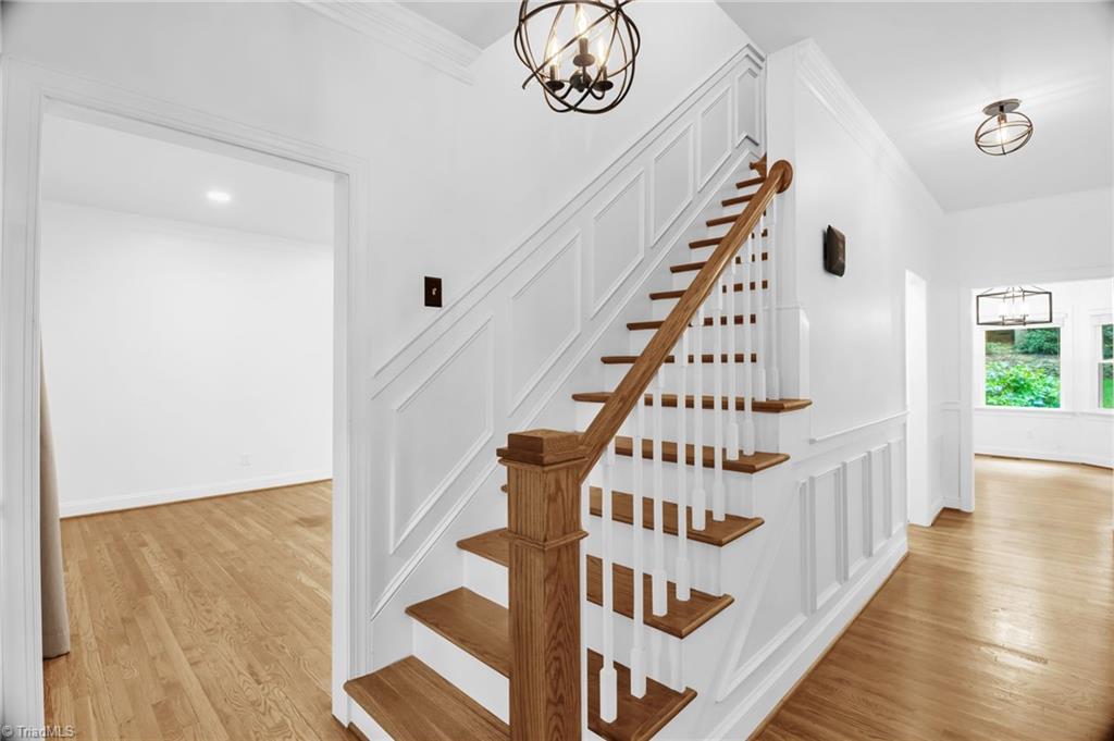 904 Ridge Gate Drive