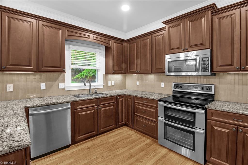 904 Ridge Gate Drive