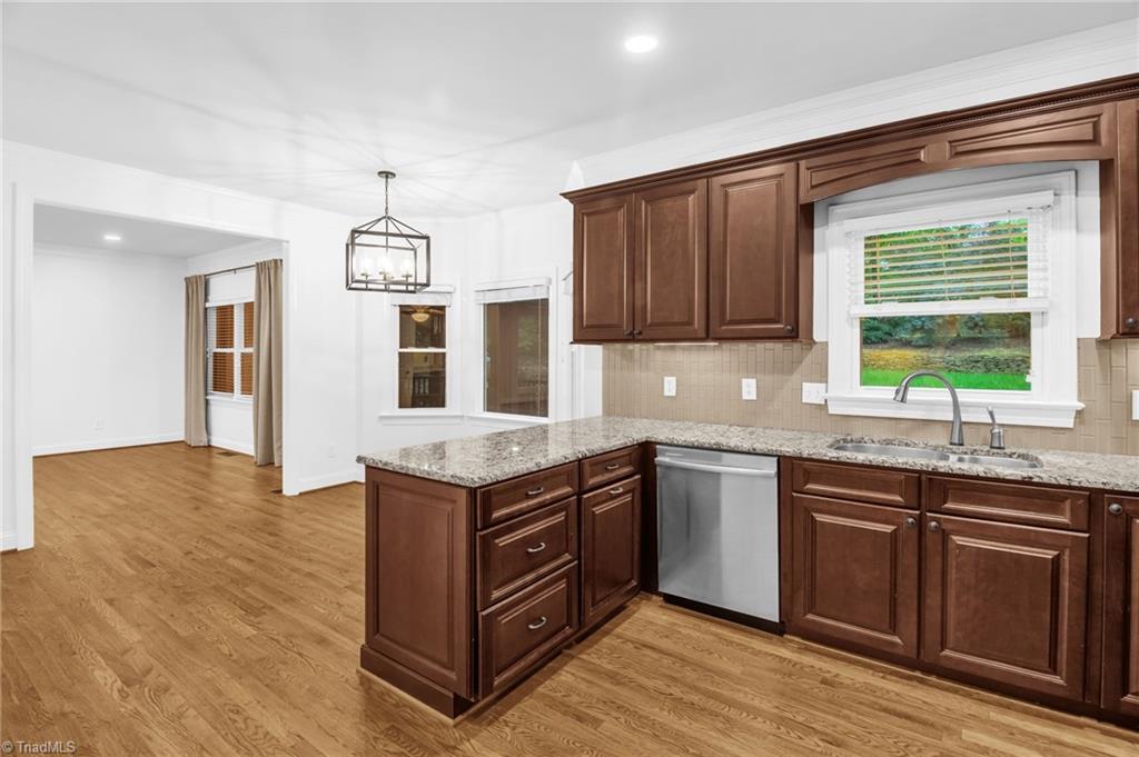 904 Ridge Gate Drive